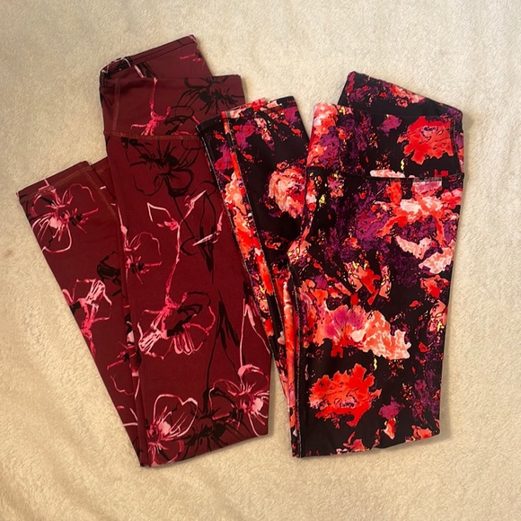 2 Pair Bundle of Fabletics leggings - Picture 2 of 4